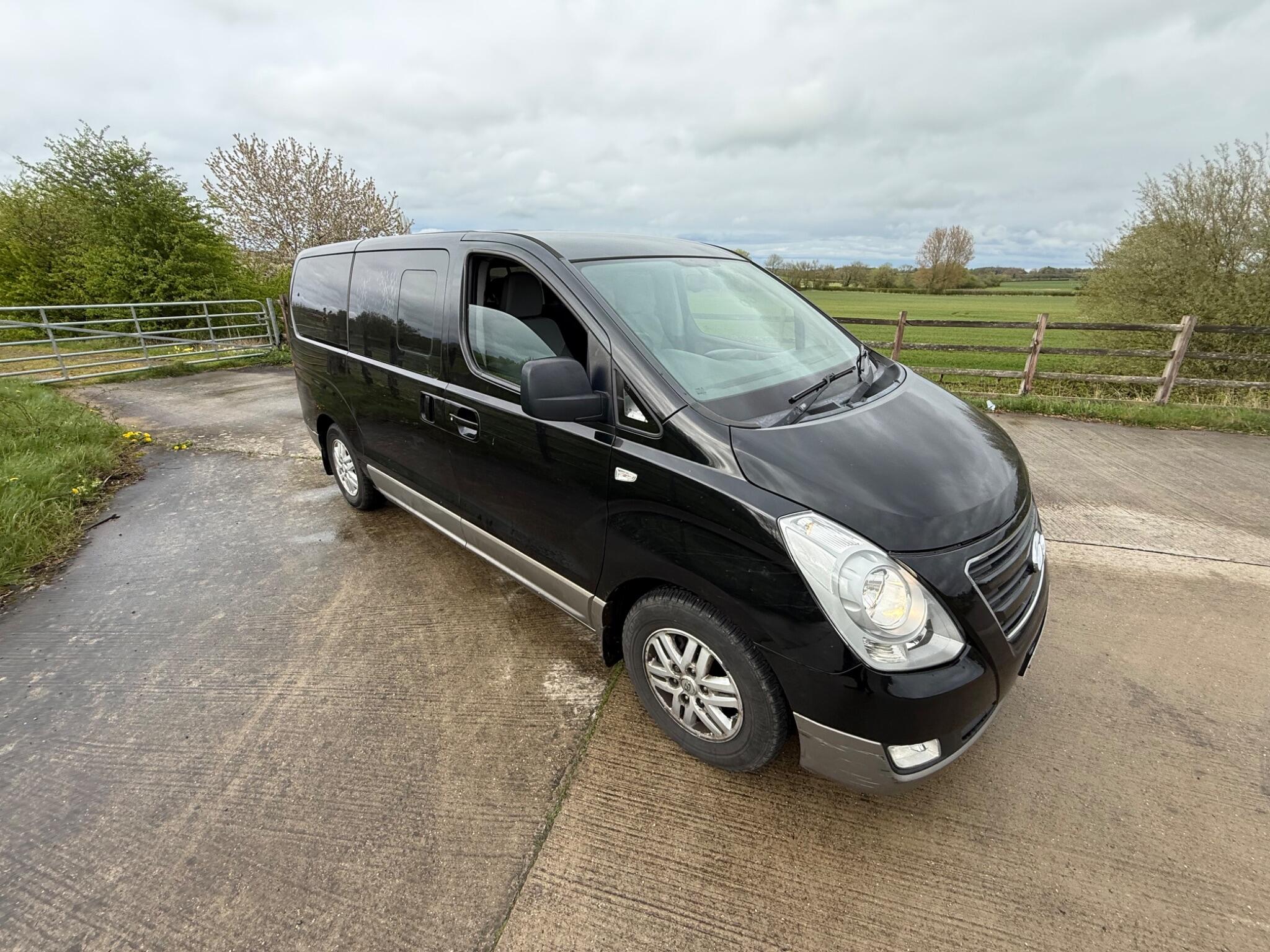 Hyundai i800 2.5 CRDi SE Auto Euro 6 5dr — photo 53 of 100